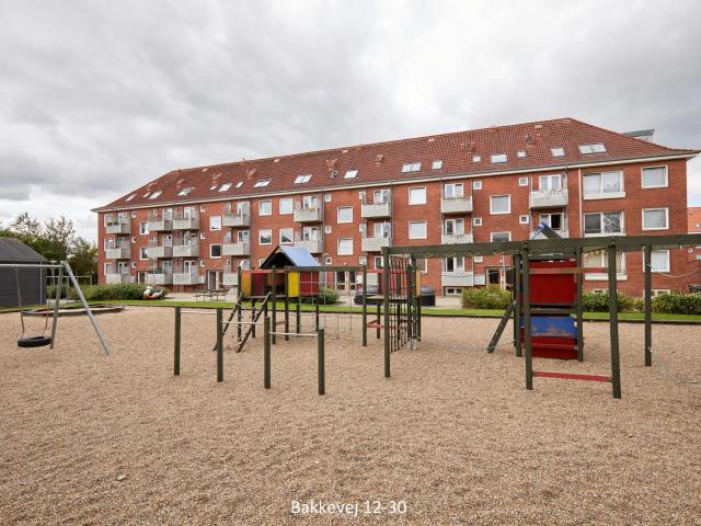 Velholdte familieboliger med gode fællesfaciliteter i Lindholm