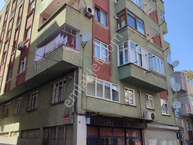 Velioğlu Ve Pazar Cad 2 Dk 3+1 2.kat 100 M2 Boyalı Temiz
