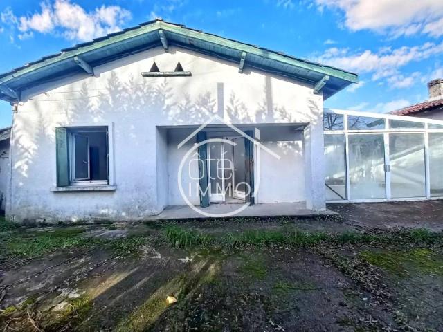 Vélines – Maison de plain pied 70 m² avec cour et véranda