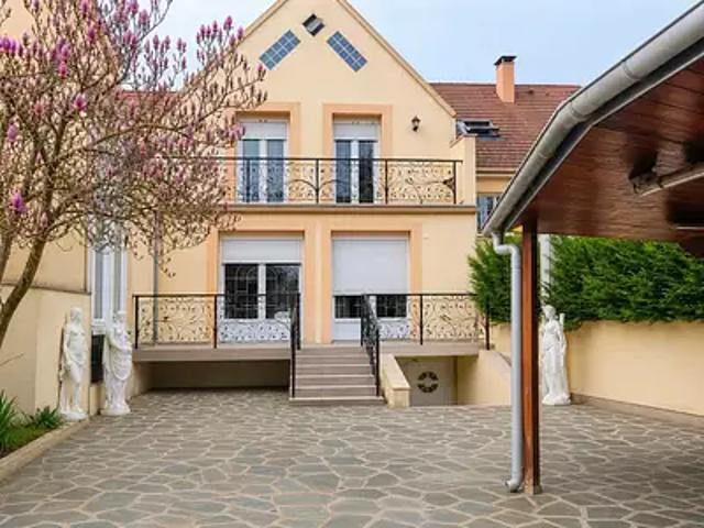 Vélizy Villacoublay 78140 Achat / Vente maison 8 pièces t8 balcon