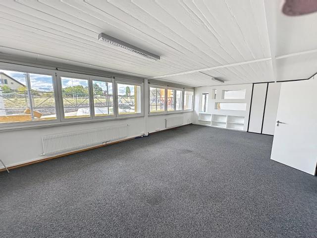 Verwaltungsfläche zu übernehmen – 230 m² in Ecublens