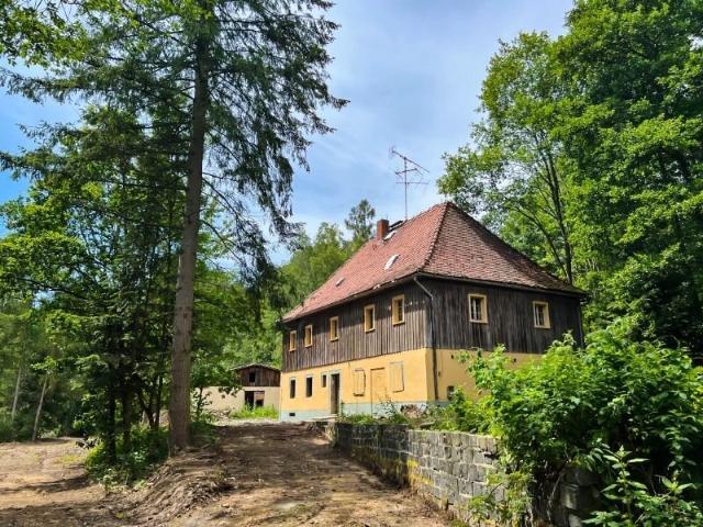 Verwirklichen Sie Ihre Träume auf 100.000 m² Wald und Wiese!