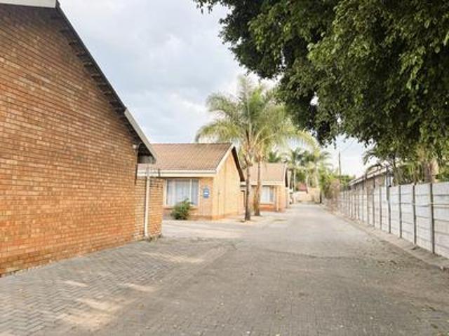 very neat 1 bedroom townhouse for sa.