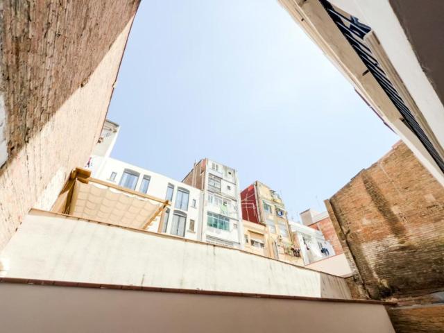 Very neat 2 bedroom apartment in Sants Montjuïc
