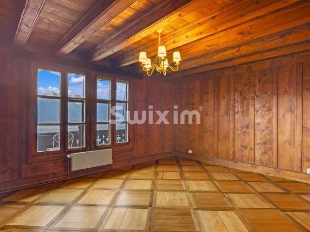 Very nice 6.5 room duplex with a view of the lake!