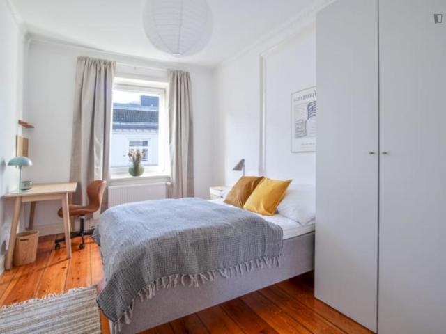 Very nice double bedroom near the Christuskirche metro