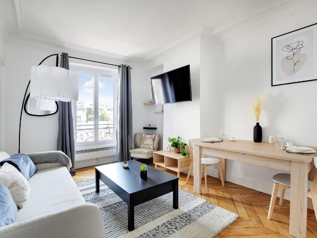Very nice flat completely refurbished and decorated with taste, located in the heart of the 11th district of Paris Paris Amsterdam Apartments for Rent