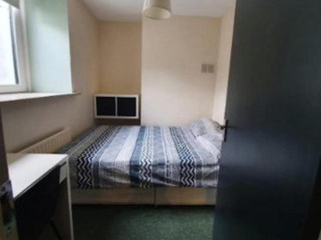 Very nice single bedroom in Broadstone