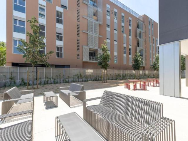 Very nice single ensuite bedroom near the Diagonal Besòs university campus