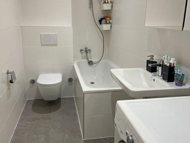 Very nice renovated 4 room apartment with balcony and well located