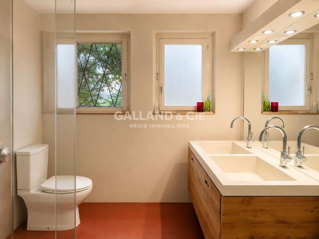 Very beautiful individual villa with swimming pool
