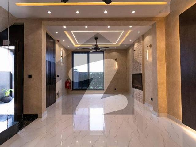 Very Beautiful Modern House DHA Phase 6