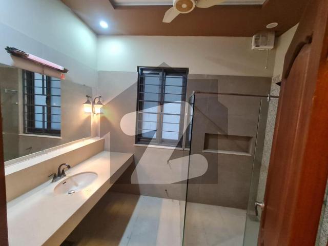 Very Beautiful Neat & Clean House. F 11