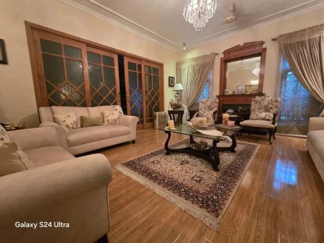 Very best location ever in cantt Lahore cantt abid majeed road Lahore Cantt ID 99014