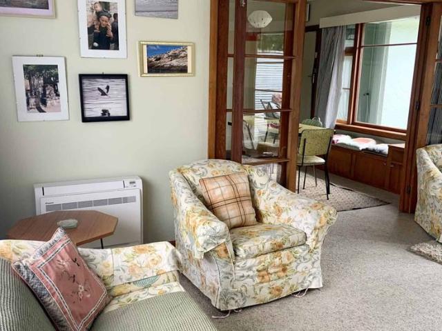 Very Cute Fully Furnished Retro Styled Bungalow Situated On Gorgeous Garden Setting!