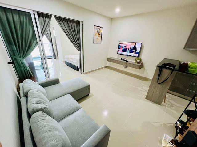 Very Cheap BMV Seaview Balcony Unit The Shore KK for SALE PM now