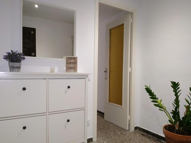 Very comfy double bedroom near Sagrada Família