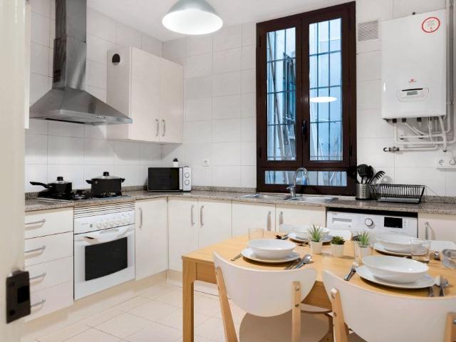 Very cozy room in calle de les Heures