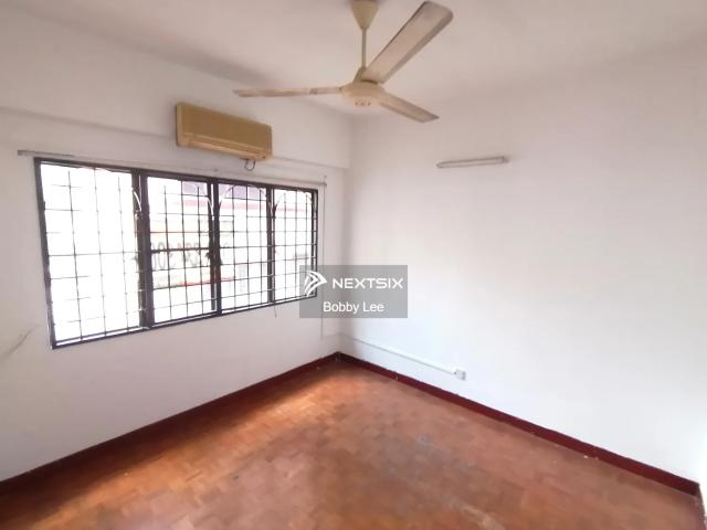 Very Good Condition, Convenient Location