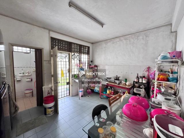 Very Good Condition, Convenient Location