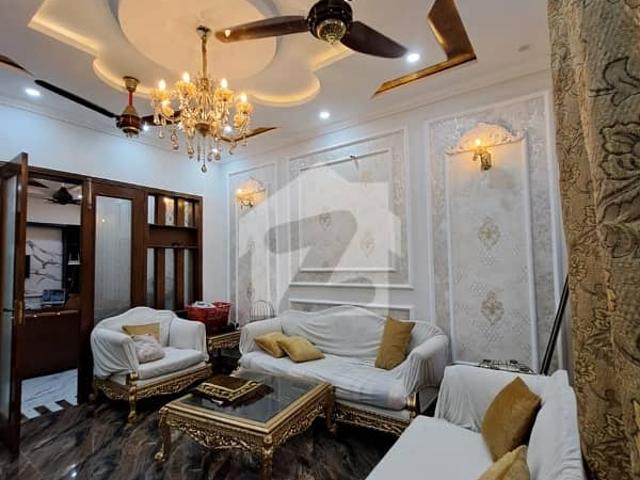 Very Reasonable Price This 8 Marla Facing Park Solid Constructe House For Sale