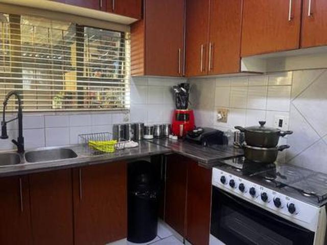 very spacious duplex townhouse
