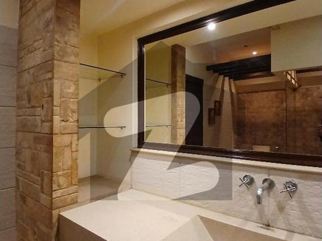 Very Well Maintained 500 Yards Bungalows with Basement For Rent DHA Phase 8