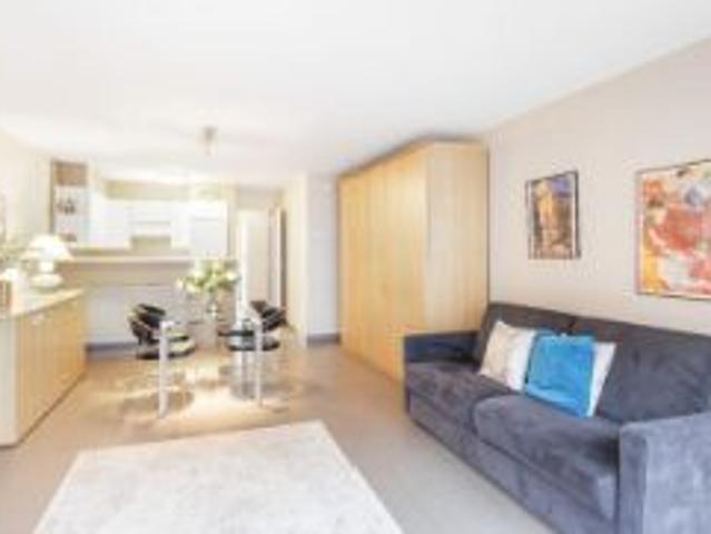 Verzorgd 1 slaapkamer appartement met zuidgericht terras, z