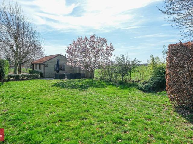 Verzorgde gemeubelde woning te Wontergem