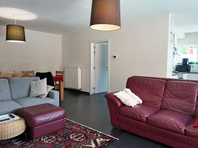 Verzorgde moderne woning gelegen in de dorpskern van Balgerhoeke