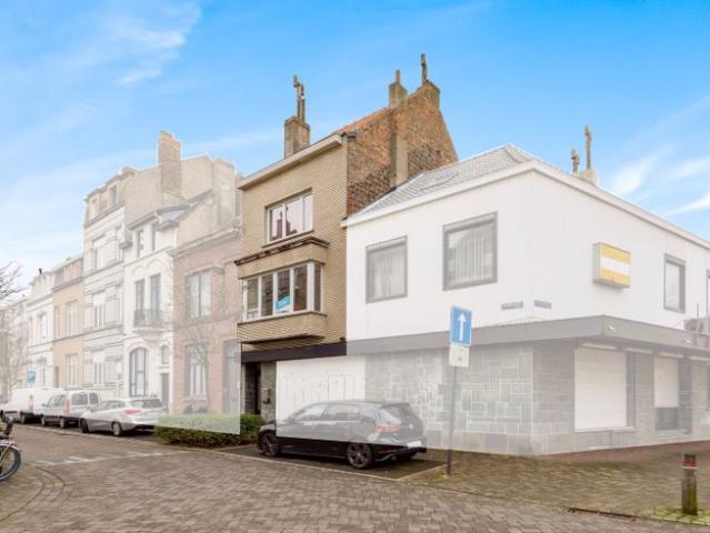Verzorgde rijwoning gunstig gelegen te Oostende Westerkwa