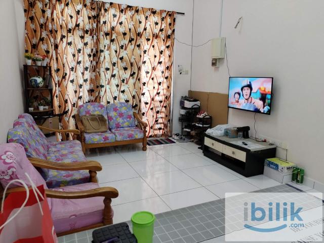 Verana 1, Bandar Putra, Kulai. 华人, 女性 培正华文小学旁