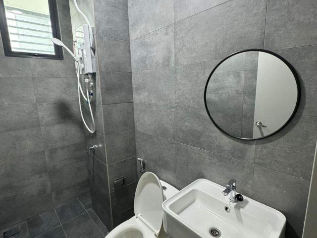 Verando Residence, Petaling Jaya, NEW CONDO Master Room attached bathroomFully Furnish