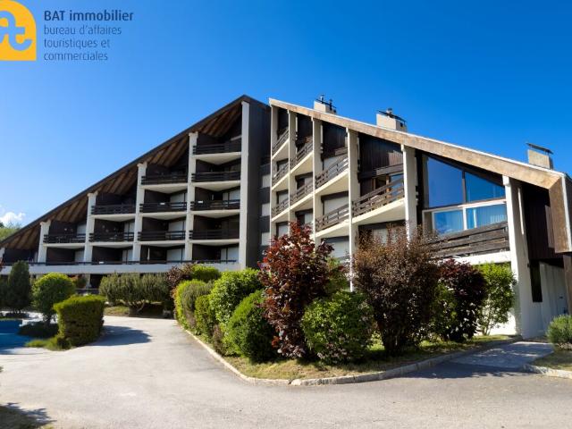 Vercorin Roches Hombes R2 avec accès indépendant, beaux volumes et ambiance chalet