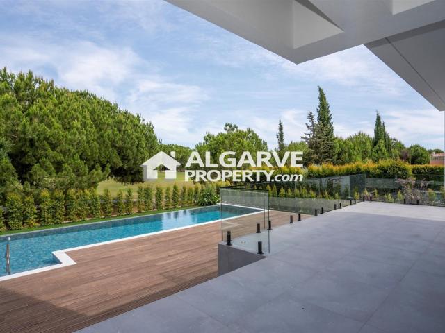 Verdadeira obra prima de design e luxo em Vilamoura com vist. 423m² Vilamoura