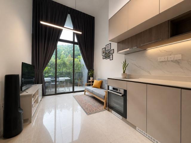 Verdale Condominium For Sale, $1,088,000, 1 Bed 1 Bath 560 sqft $1,943.00 psf