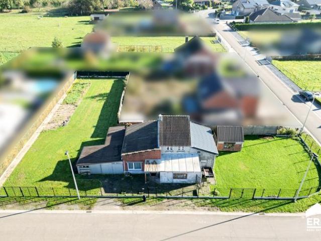 Verder te renoveren huis met 2 slpks op 11a 04ca