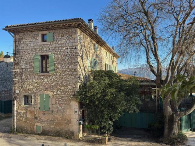 Verfeuil – Propriété de Caractère en Pierre et Loft d'Architecte à Créer au Cœur de la Vallée de la Cèze
