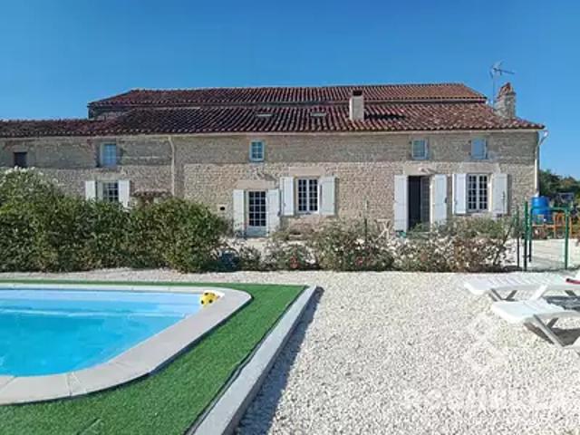 Vergné 17330 Achat / Vente maison 9 pièces t9 piscine parking