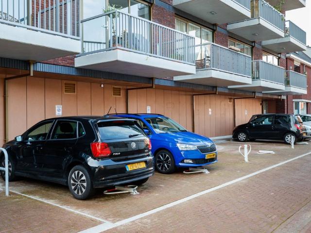 Verhuurd onder voorbehoud: Bartoklaan 9 40