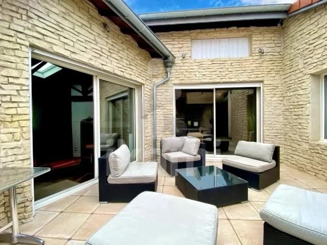 Véritable Loft 230 m2 Terrasses 30 m2 et double Garage 230m² Romans sur Isère
