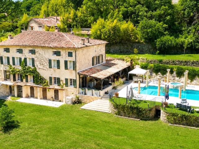 Véritable moulin du XVIIe siècle rénové avec 10 chambres, Callian, Provence