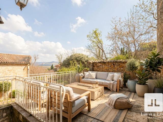 Véritable maison de famille au cœur de Charnay 251m² Charnay