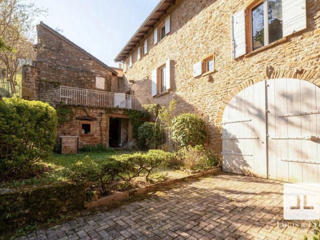 Véritable maison de famille au cœur de Charnay
