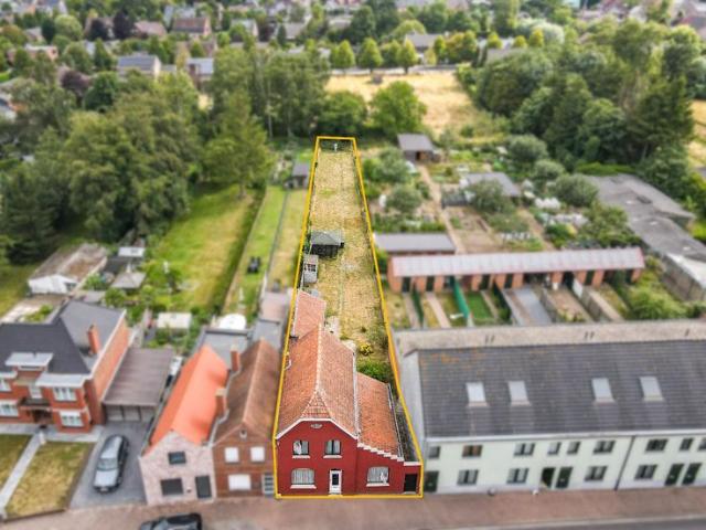 VERKOCHT* Te renoveren woning op een gunstige ligging in T