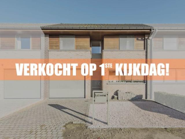 VERKOCHT OP DE EERSTE KIJKDAG!