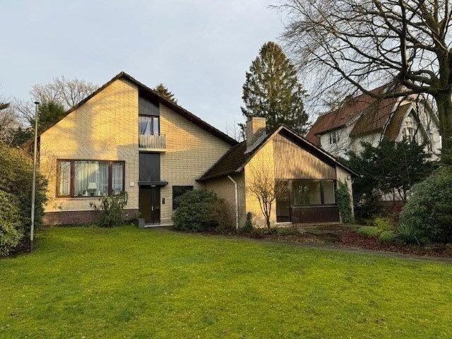 Vermietes Einfamilienhaus mit frei lieferbarer Einliegerwohnung