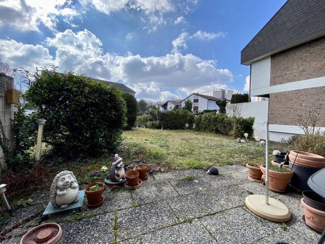 Vermietet 3,5 Zimmer Wohnung mit Terrasse und Stellplatz in Böblingen !