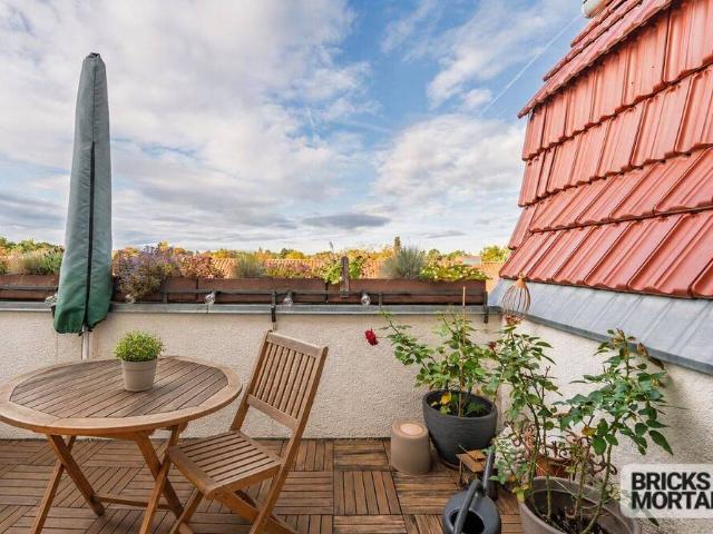 Vermietete Dachgeschosswohnung mit Balkon & Aufzug herrschaftlicher Altbau in Grunewald