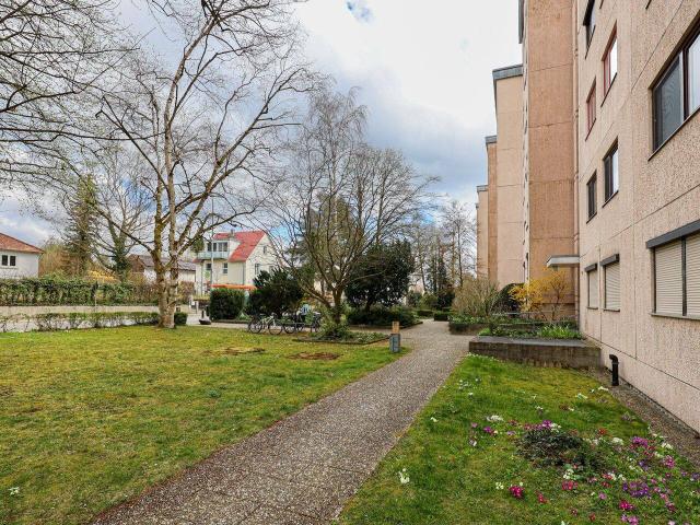 Vermietete Eigentumswohnung mit Aufzug und Balkon in Konstanz Königsbau
